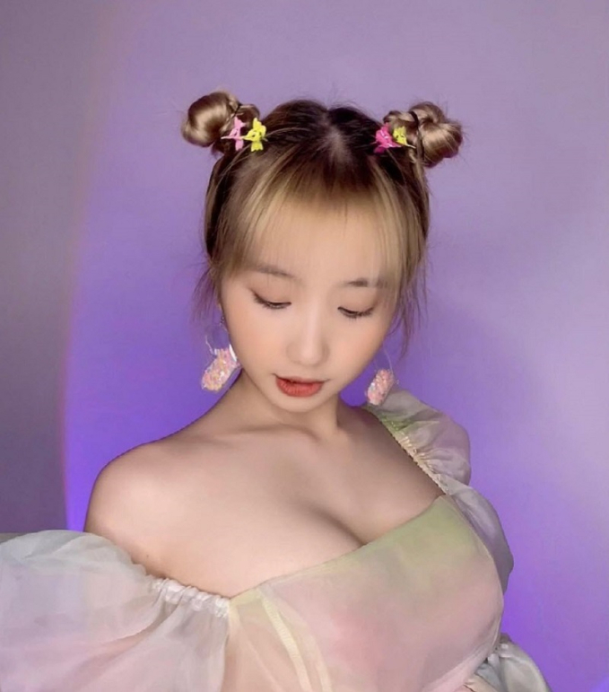 hot-girl-le-thi-khanh-huyen-tha-rong-khoe-nguc-mong