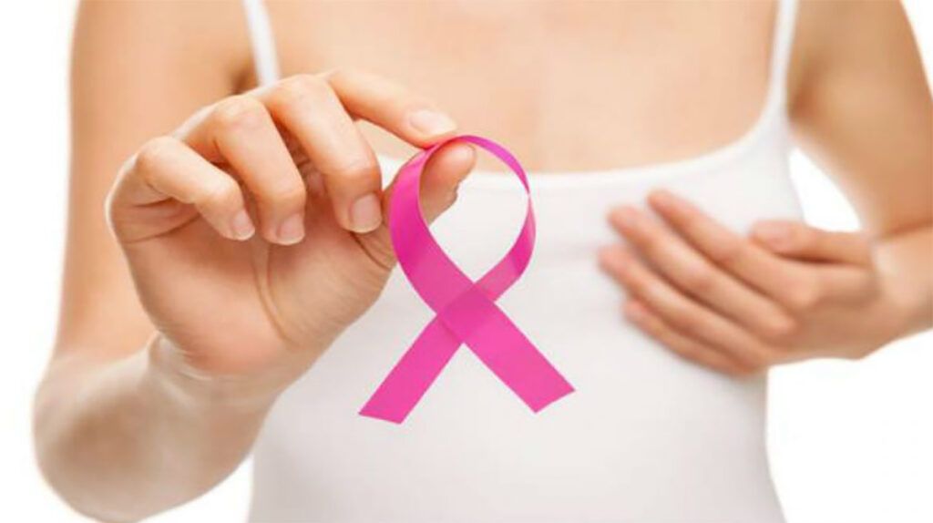 Dấu hiệu trên da cũng khiến bạn có thể nhận biết triệu trứng ung thư vú
