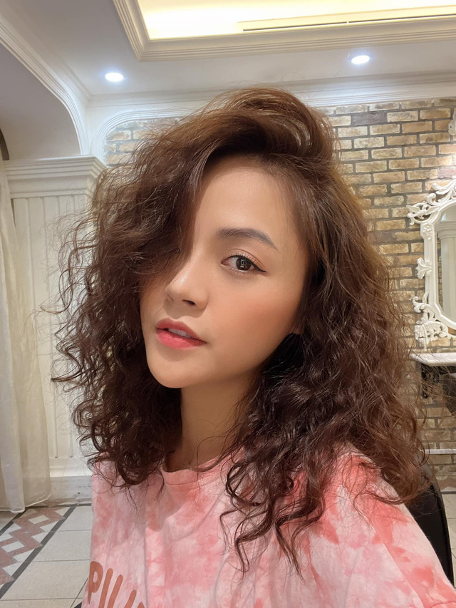 Diễn viên Thu Quỳnh thay đổi kiểu tóc hé lộ vai diễn mới