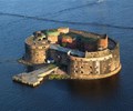 Những bí ẩn của pháo đài cổ nằm nữa biển ở nước Nga 
