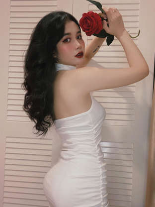 Mê mẩn vẻ đẹp của hotgirl Quảng Ninh nổi danh với vòng 1 khủng 