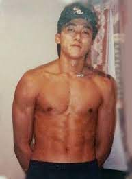 Sốc với hình ảnh 20 năm trước của ông hoàng cơ bắp Hàn Quốc