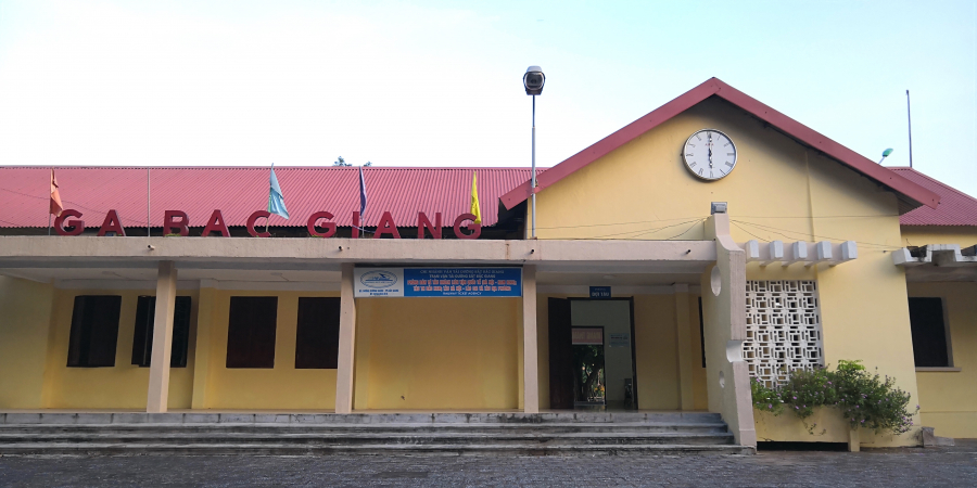 Bac_Giang_Railway_Station_(Sep_16,_2018)