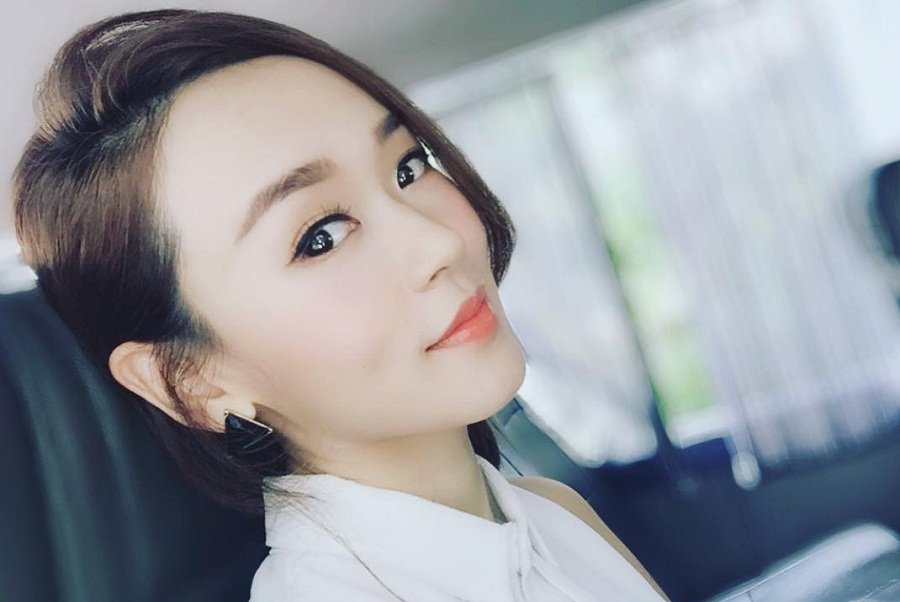 Hoa hậu Dương Tư Kỳ livestream thu phí giá chát để nói chuyện với fan