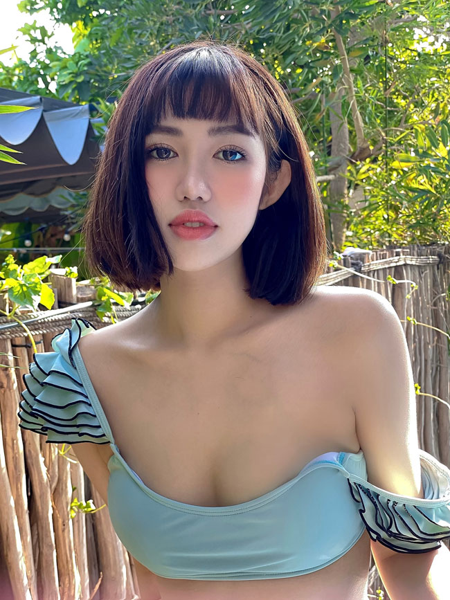 Gái xinh Đồng Nai đốn tim người xem qua loạt ảnh bikini ngọt lịm
