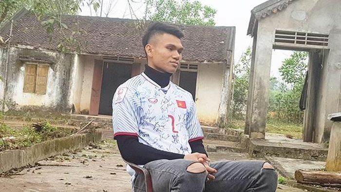 Cuộc sống của cầu thủ nghèo nhất Việt Nam giờ ra sao