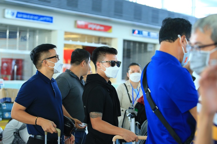 Quang Hải đầu quân cho Pau FC lên đường bay trong sáng nay
