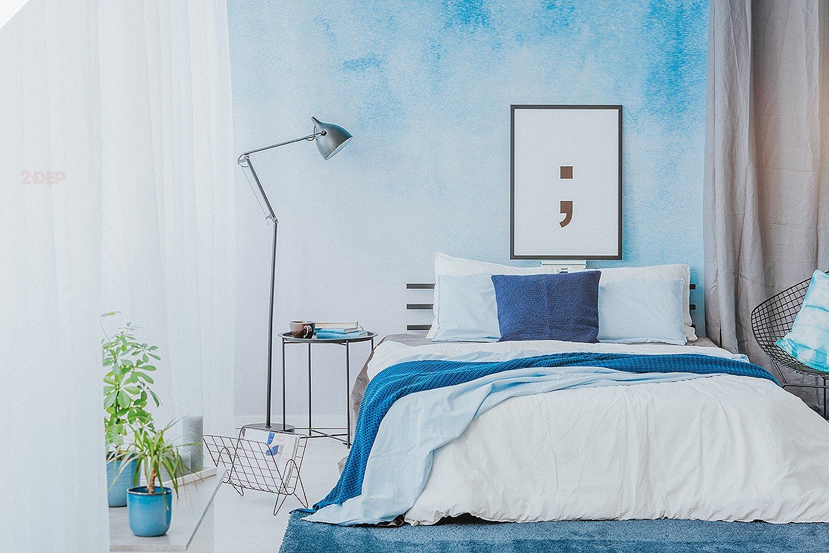 Người sở hữu phòng ngủ màu xanh lam thường hướng nội, thích cảm giác an toàn và thư thái trong không gian nghỉ ngơi.