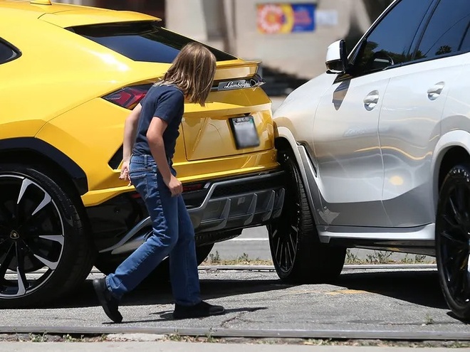 Ngôi sao Hollywood cho con trai lái thử siêu xe và cái kết đắng lòng
