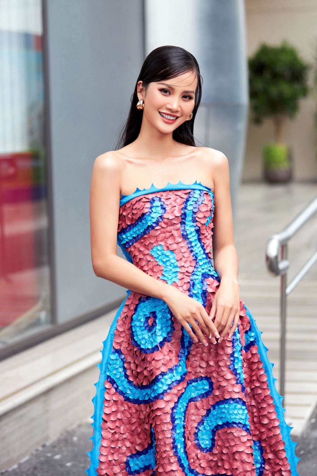 Điểm danh 3 bộ váy “thời trang bền vững” của Hương Ly ở HHHV Việt Nam 2022