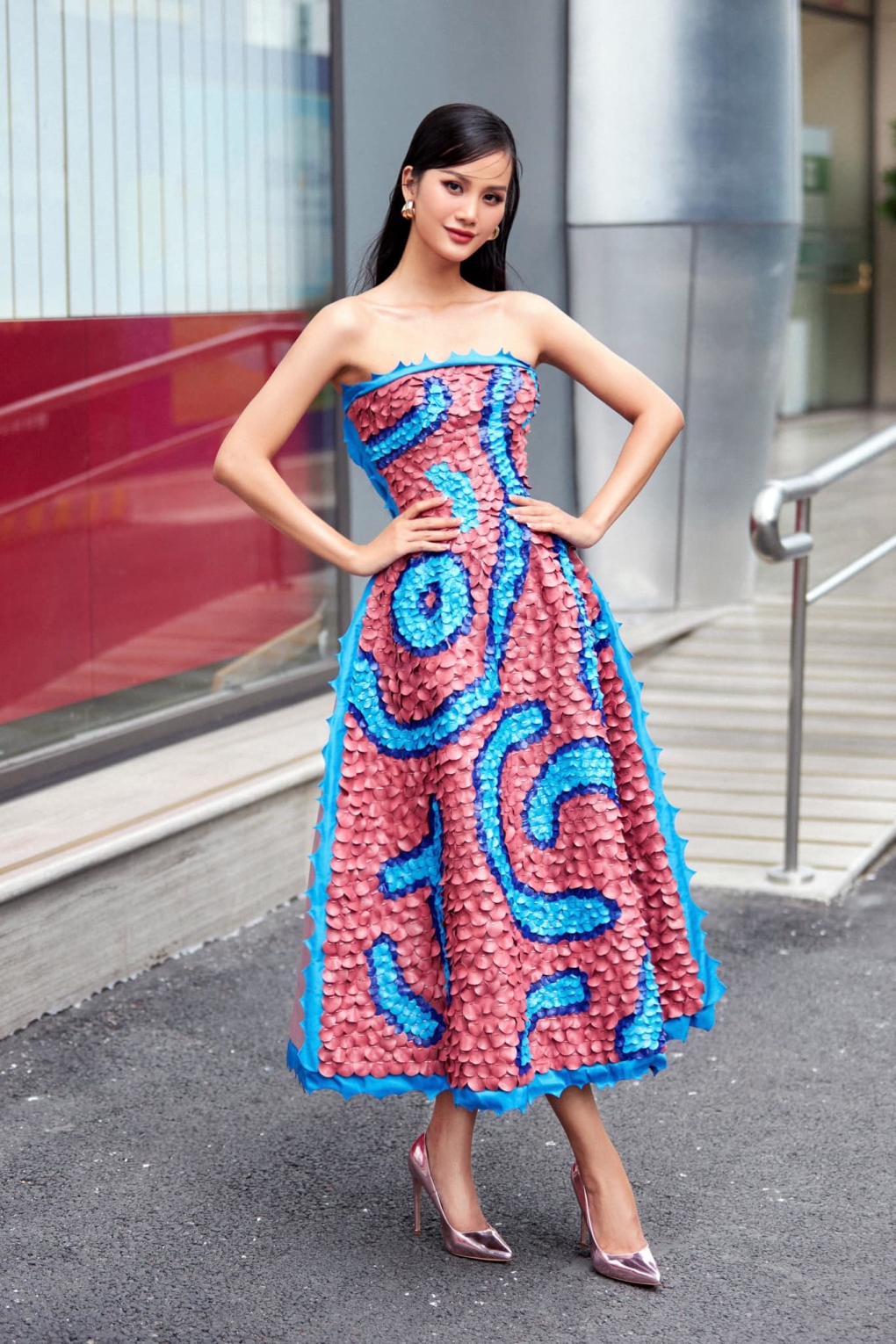Điểm danh 3 bộ váy “thời trang bền vững” của Hương Ly ở HHHV Việt Nam 2022
