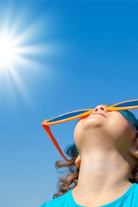 Tắm nắng thế nào để bổ sung vitamin D nhưng vẫn an toàn?