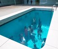 Fake pool  hồ bơi giả độc đáo tại Nhật Bản 