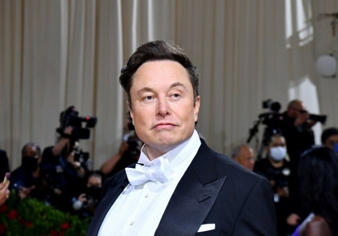 Elon Musk có thêm hai con với cấp dưới