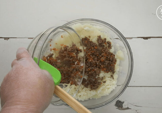 Cách làm khoai tây bọc phố béo ngậy