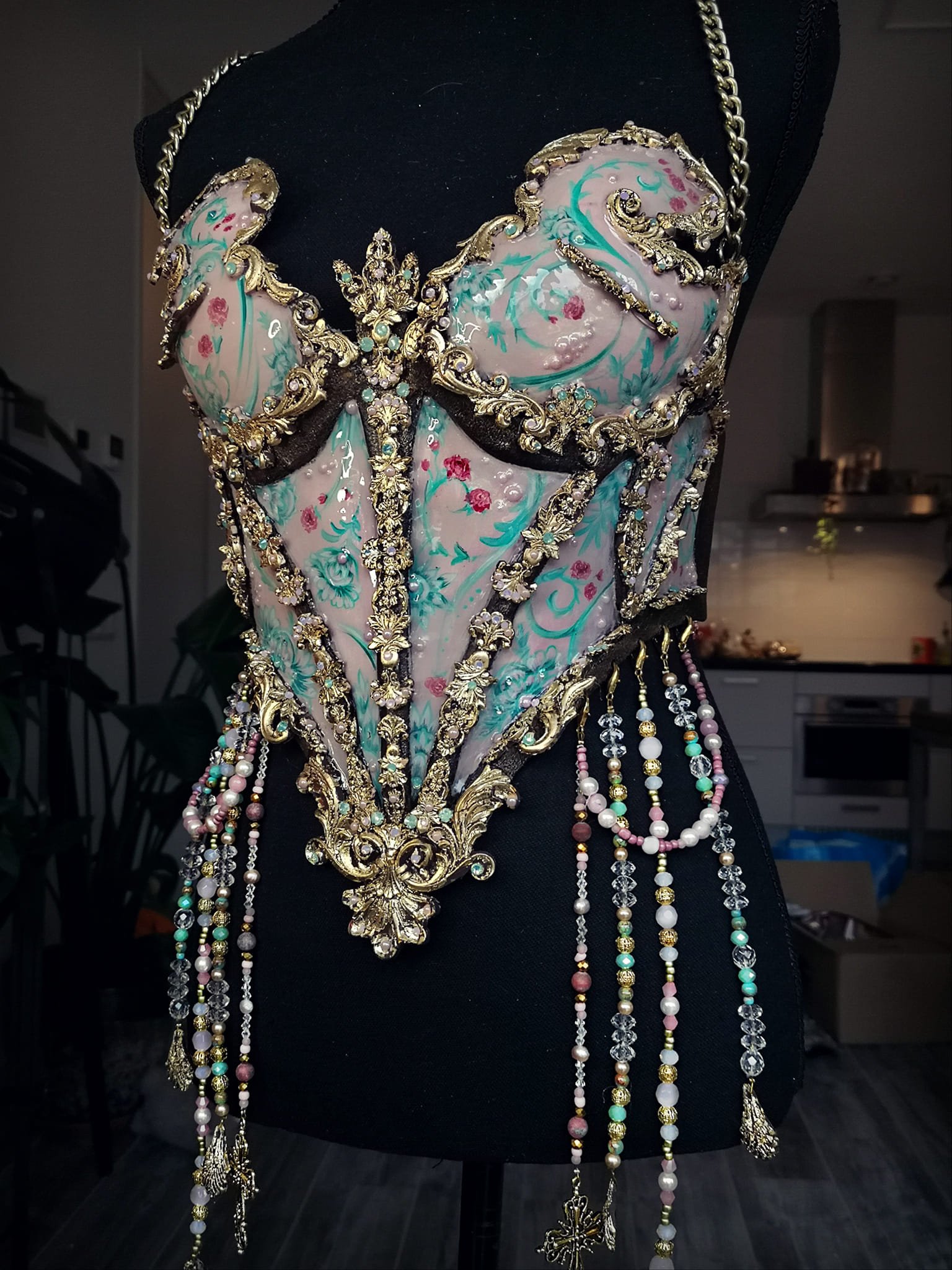 Những mẫu corset bằng sứ cực sang chảnh đến từ nhà thiết kế Joyce Spakman