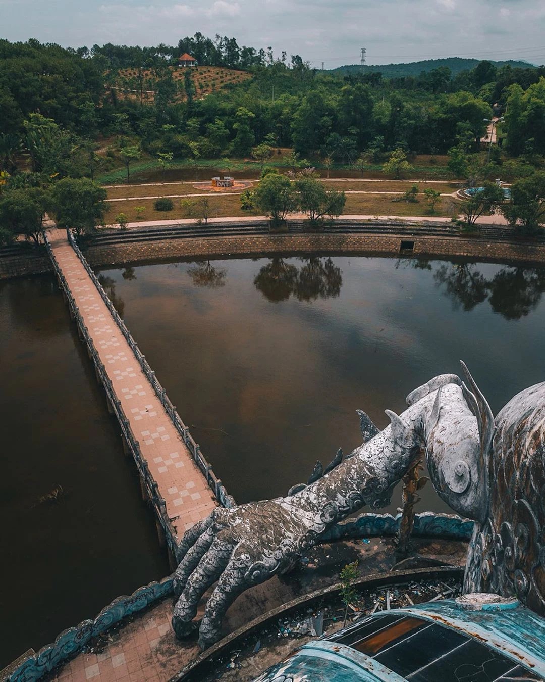 Bên trong công viên nước bị bỏ hoang tại Huế từng xuất hiện trong MV nước ngoài có gì