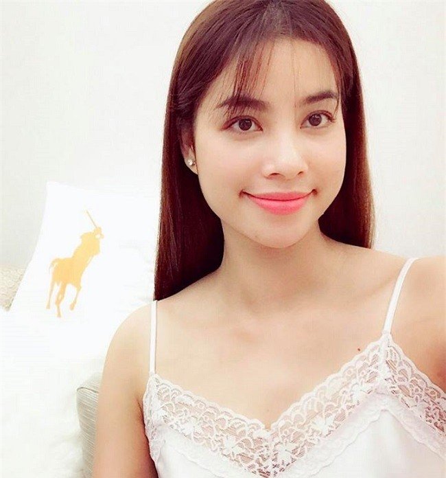 Hàng loại mỹ nhân showbiz Việt gợi cảm mướt mắt trong bộ đồ ngủ chỉ mặc ở nhà