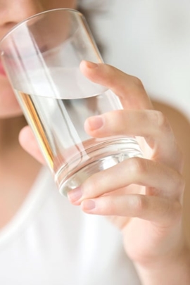 Mách chị em 6 kiểu uống nước giúp giảm cân nhanh, thổi bay mỡ bụng 