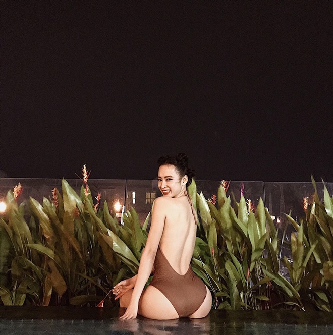 Áo tắm thời thượng tôn thân hình “bom sex” của Angela Phương Trinh - 7