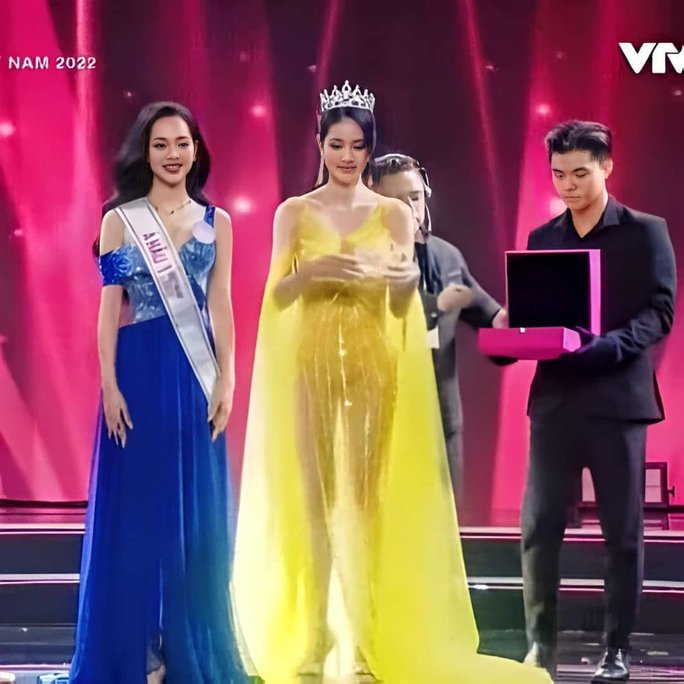 BTC Hoa hậu Việt Nam 2022 lên tiếng về trang phục xuyên thấu của á hậu Phương Anh   