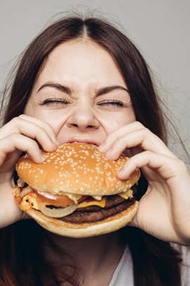 8 cách khoa học để giảm cảm giác thèm ăn  