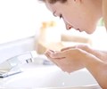 Những sai lầm khi rửa mặt khiến da mặt khô và xấu 