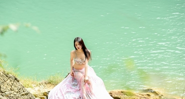 Mỹ nữ diện đồ mỏng như sương, khoe dáng tuyệt đẹp ở thác Nàng Tiên gây sốt MXH
