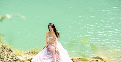 Mỹ nữ diện đồ mỏng như sương, khoe dáng tuyệt đẹp ở thác Nàng Tiên gây sốt MXH