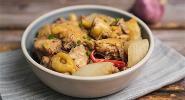 Vào bếp với món ‘cực phẩm’ thịt gà kho củ cải đậm đà thơm ngon, cả nhà ai cũng thích