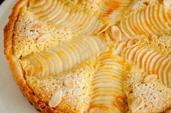 Cuối tuần thảnh thơi làm bánh Tart lê hạnh nhân cho cả nhà nhâm nhi