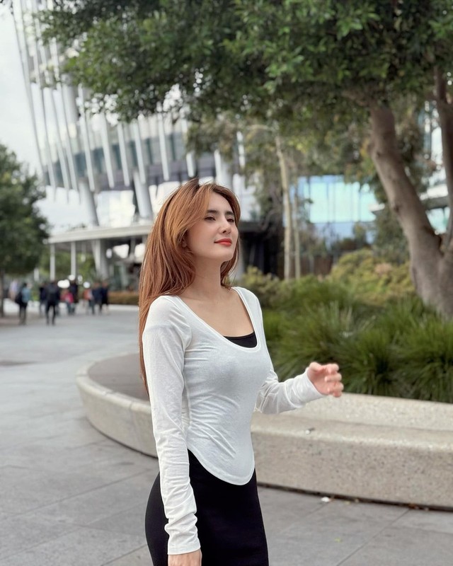 Em gai Cong Vinh goi cam “tran man hinh” khi dien bikini khoe dang-Hinh-9