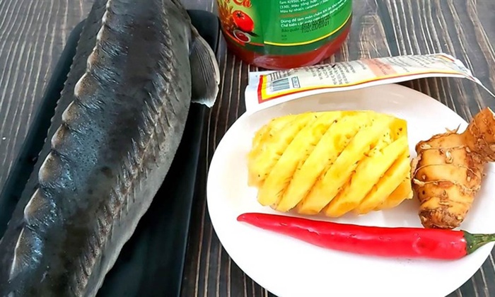 Cách nấu lẩu cá tầm chua cay, thơm ngon tại nhà