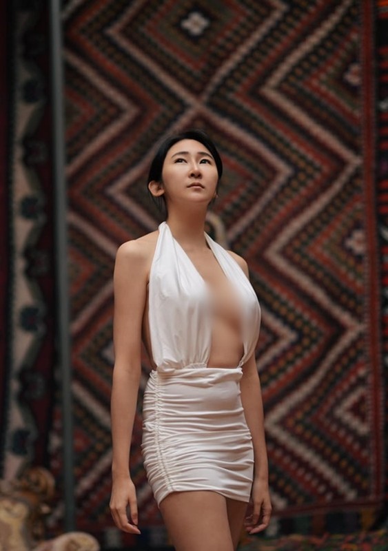 Hot girl xinh dep khoe vong mot voi trang phuc khoet sau den ron-Hinh-6