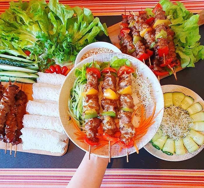 Tuyệt chiêu ướp thịt nướng mềm ngon lại thơm nức, ai cũng tấm tắc khen