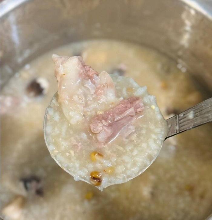 Nấu cháo sườn cho thêm thứ này, ngon lại giàu dinh dưỡng, ăn ngày lạnh thật thích