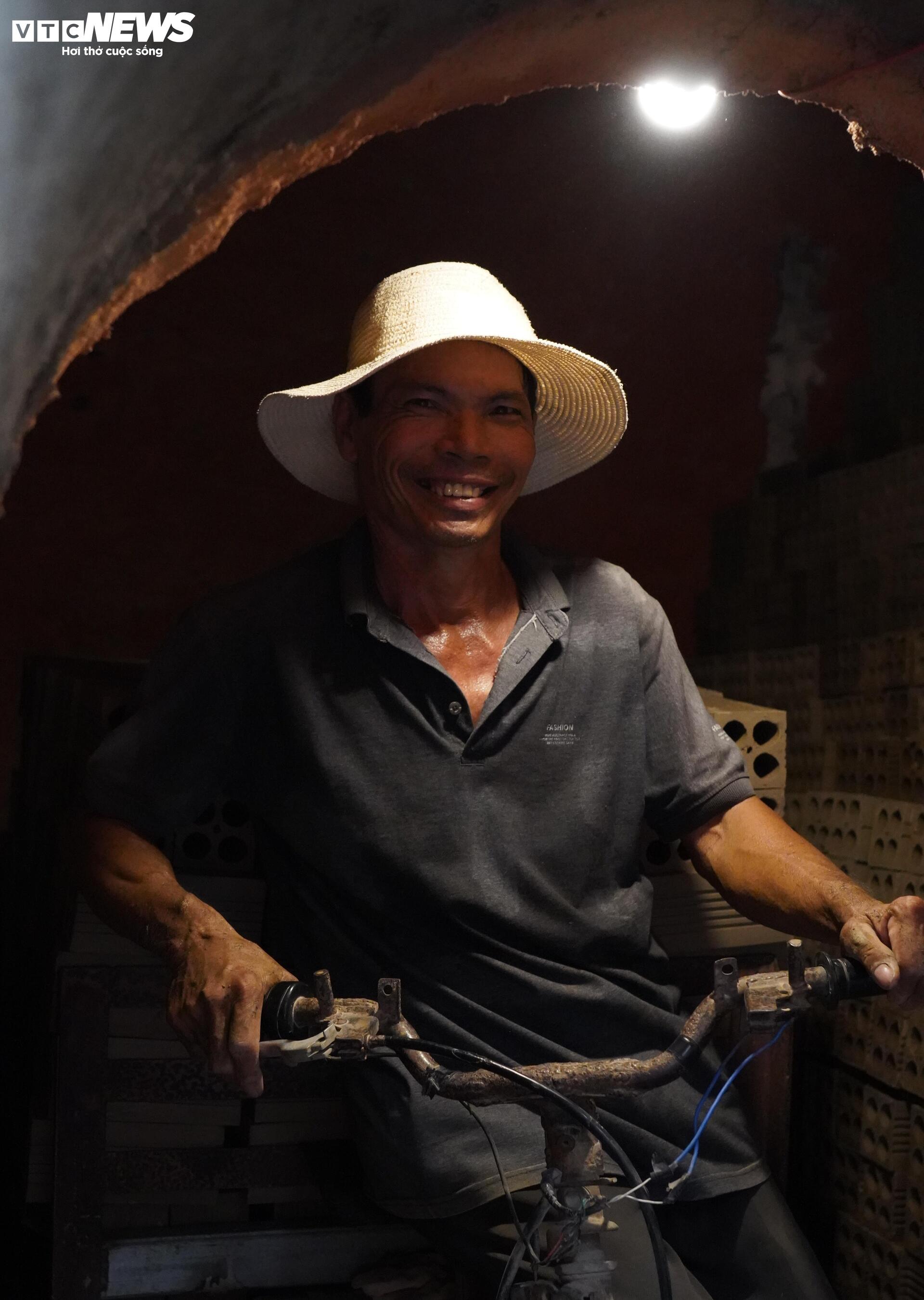 Ngắm 'vương quốc đỏ' bên dòng sông thơ mộng ở miền Tây - 7