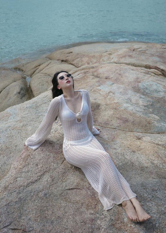 “Phu ba Ha thanh” dien vay luoi danh ca, khoe body nuot-Hinh-3