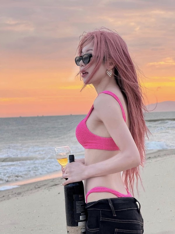 Chi dep Trang Phap tha dang “cuc gat” voi bikini hai manh nho xiu-Hinh-9