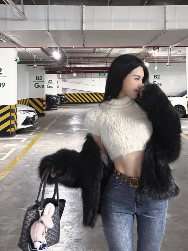 Ban gai Van Thanh dien bodysuit mot manh khoe dang cuc net-Hinh-5