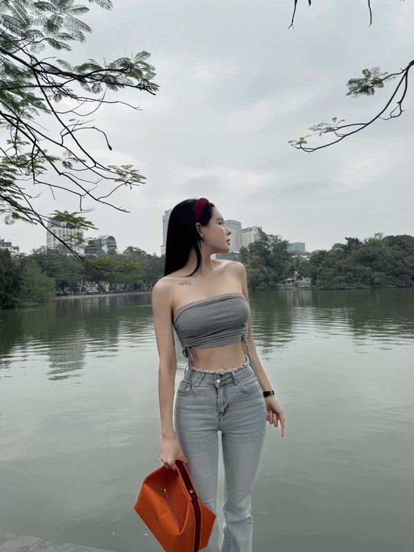 Ban gai Van Thanh dien bodysuit mot manh khoe dang cuc net-Hinh-7
