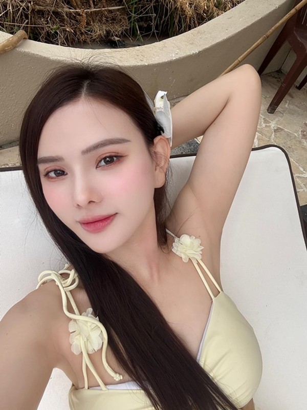 Cuu thanh vien nhom May Trang dep quyen ru khi di bien-Hinh-12