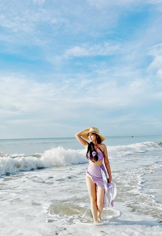 Cuu thanh vien nhom May Trang dep quyen ru khi di bien-Hinh-4