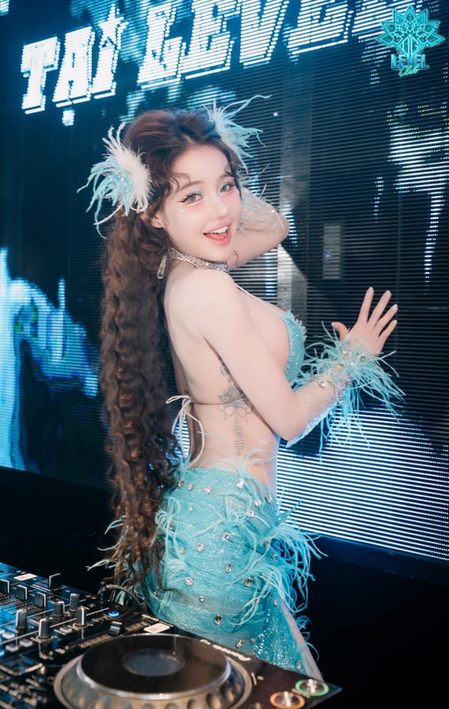 Lam content voi ban trai, Ngan 98 lo khoanh khac nhay cam-Hinh-6