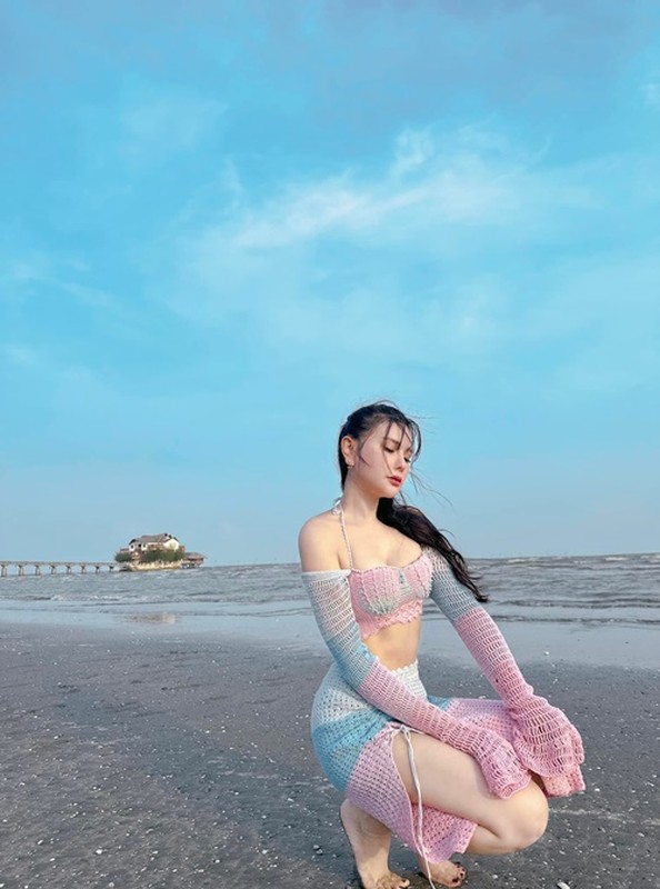 Cuu thanh vien nhom May Trang dep quyen ru khi di bien-Hinh-7