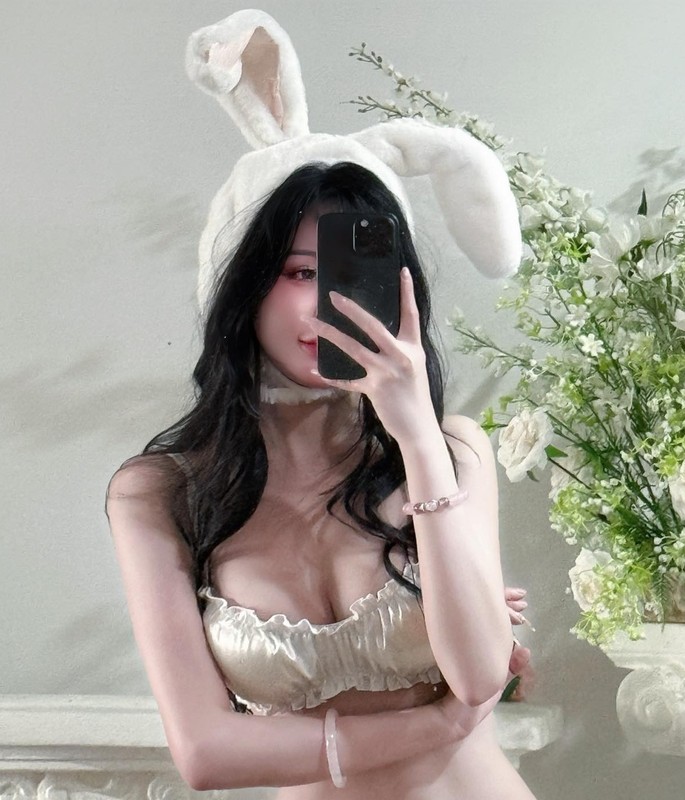 Nu streamer Phan Hoang Thien Thy tai xuat, body khien fan nam u me-Hinh-3