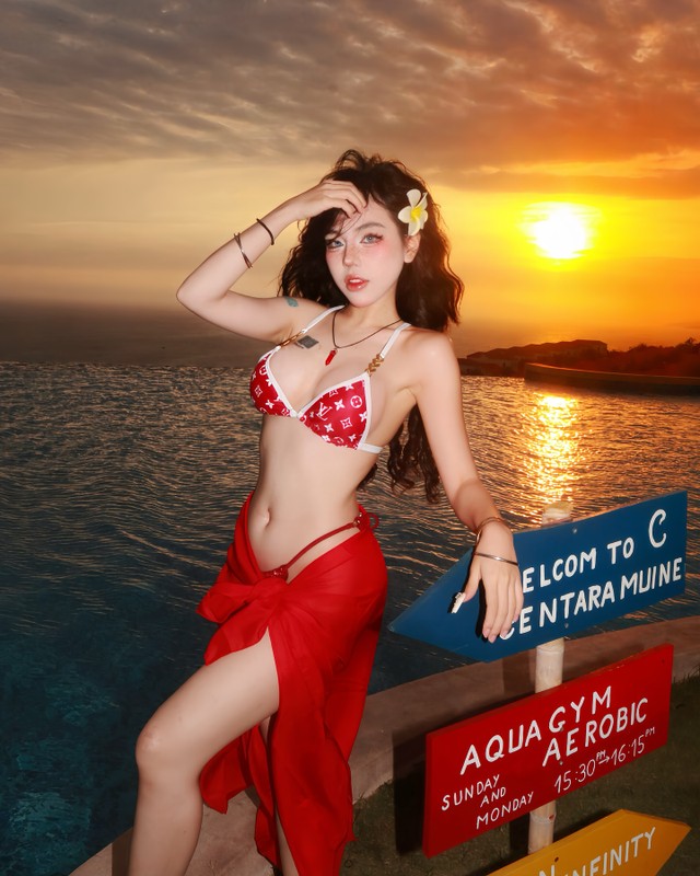 Hot girl Bao Khuyen Susan dien bikini nong bong cuoi moto nuoc-Hinh-8