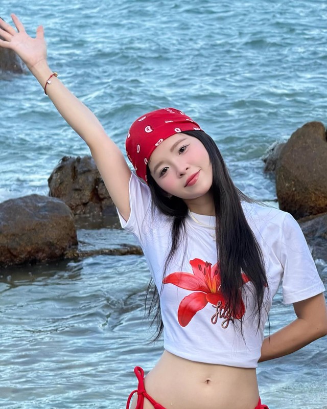 Hot girl FAPtv giao dien cuc chay di bien, khoe eo thon hong no-Hinh-5