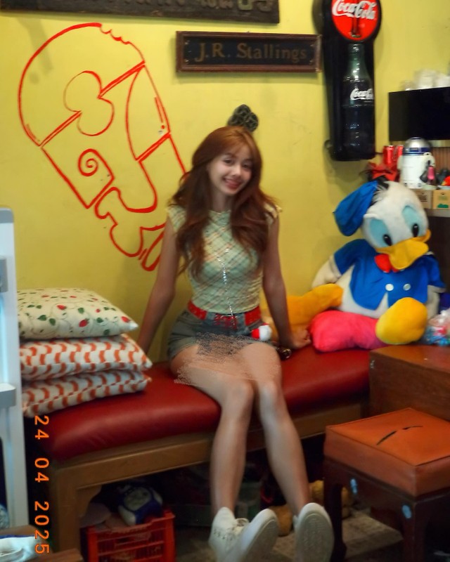 Gai xinh noi tieng vi giong Lisa Blackpink ngay cang goi cam-Hinh-2