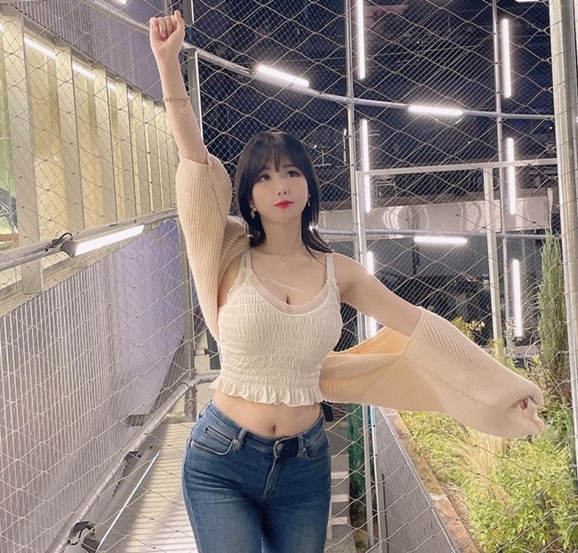 Quen tat video, gai xinh bat ngo lo phan canh nong bong-Hinh-4